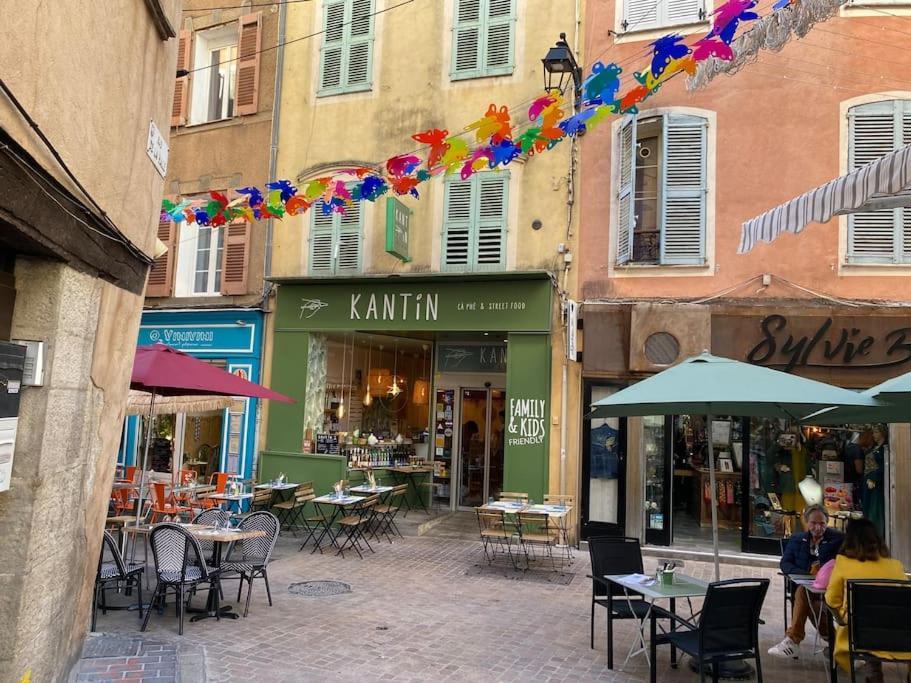 Akropole De Caroline, Central, Lumineux, Calme, Free Parking, Lift, 3 Beds Draguignan Exterior photo