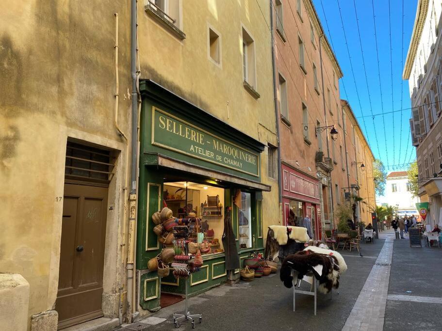 Akropole De Caroline, Central, Lumineux, Calme, Free Parking, Lift, 3 Beds Draguignan Exterior photo
